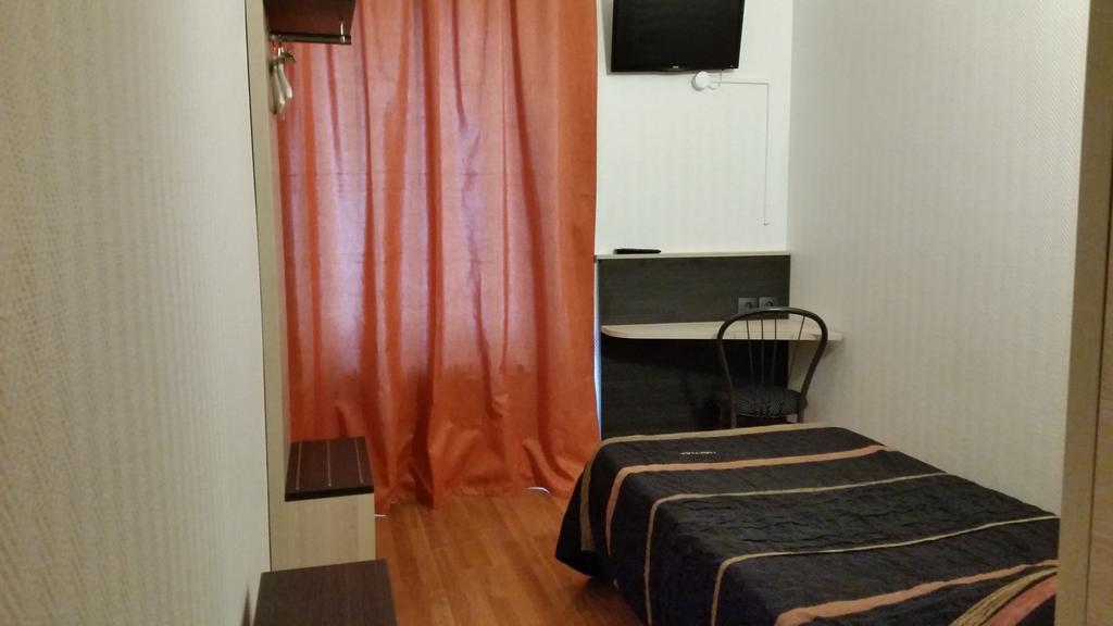 Hotel D'Alsace Villeurbanne Zimmer foto